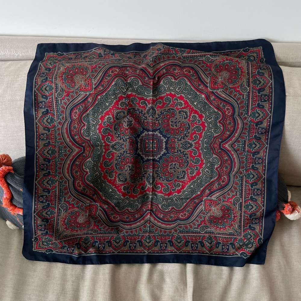 Scarf paisley
